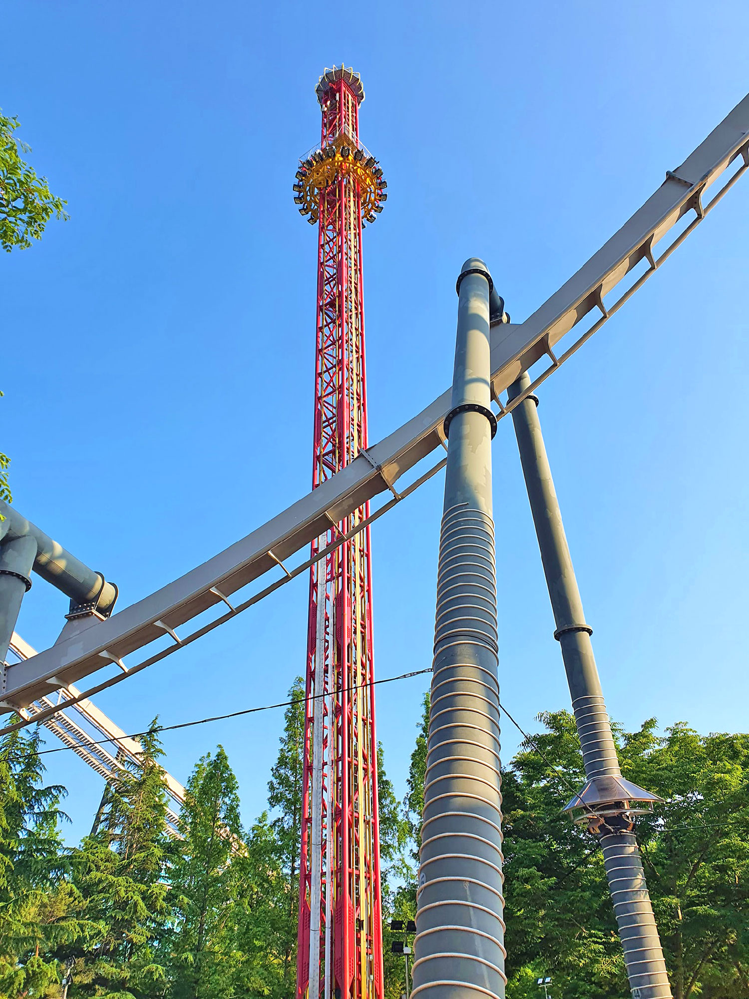 scary-drop-tower-fabbri-75