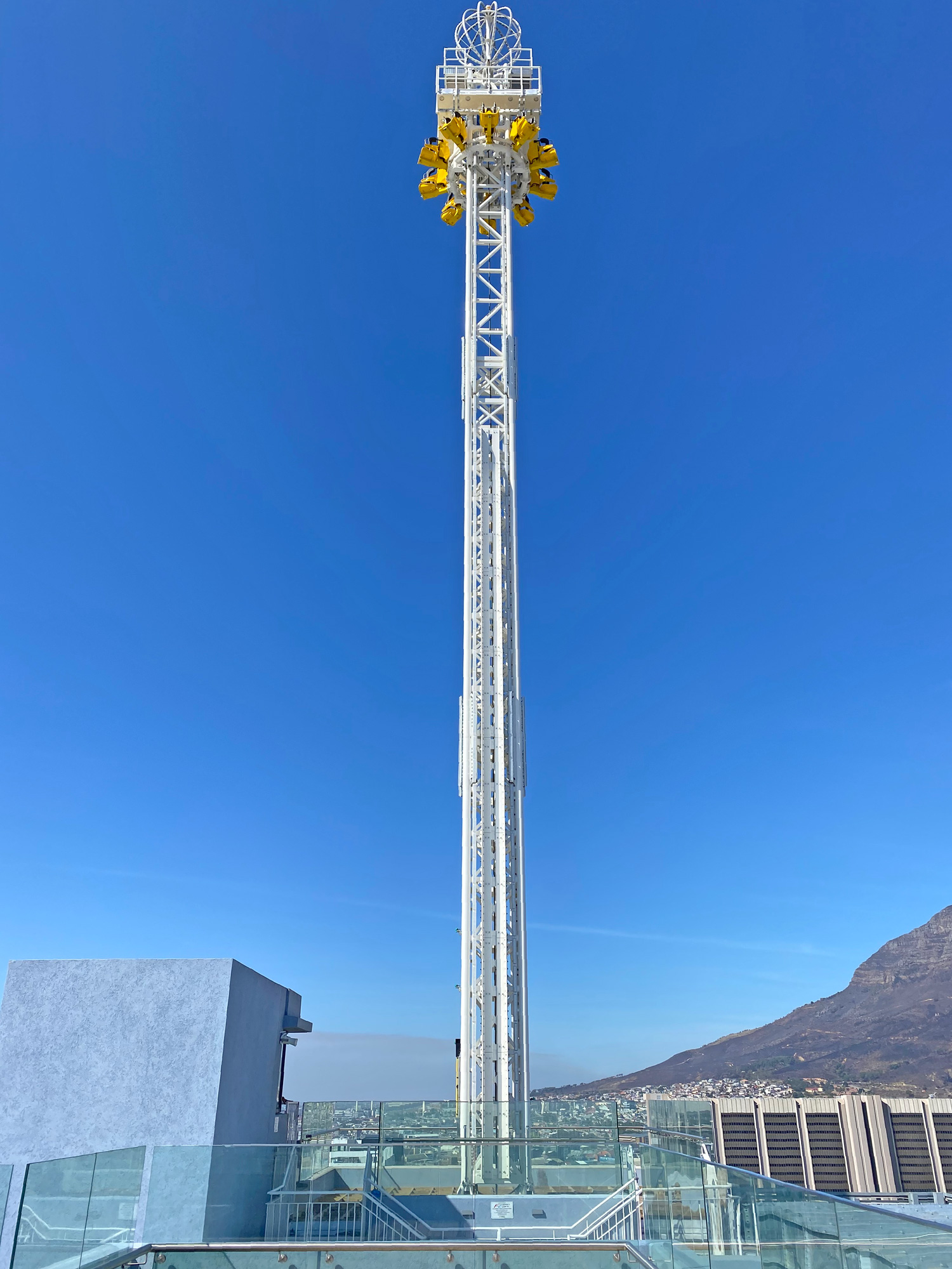 rooftop-scary-drop-tower-hotel-capetown-fabbri-installation5