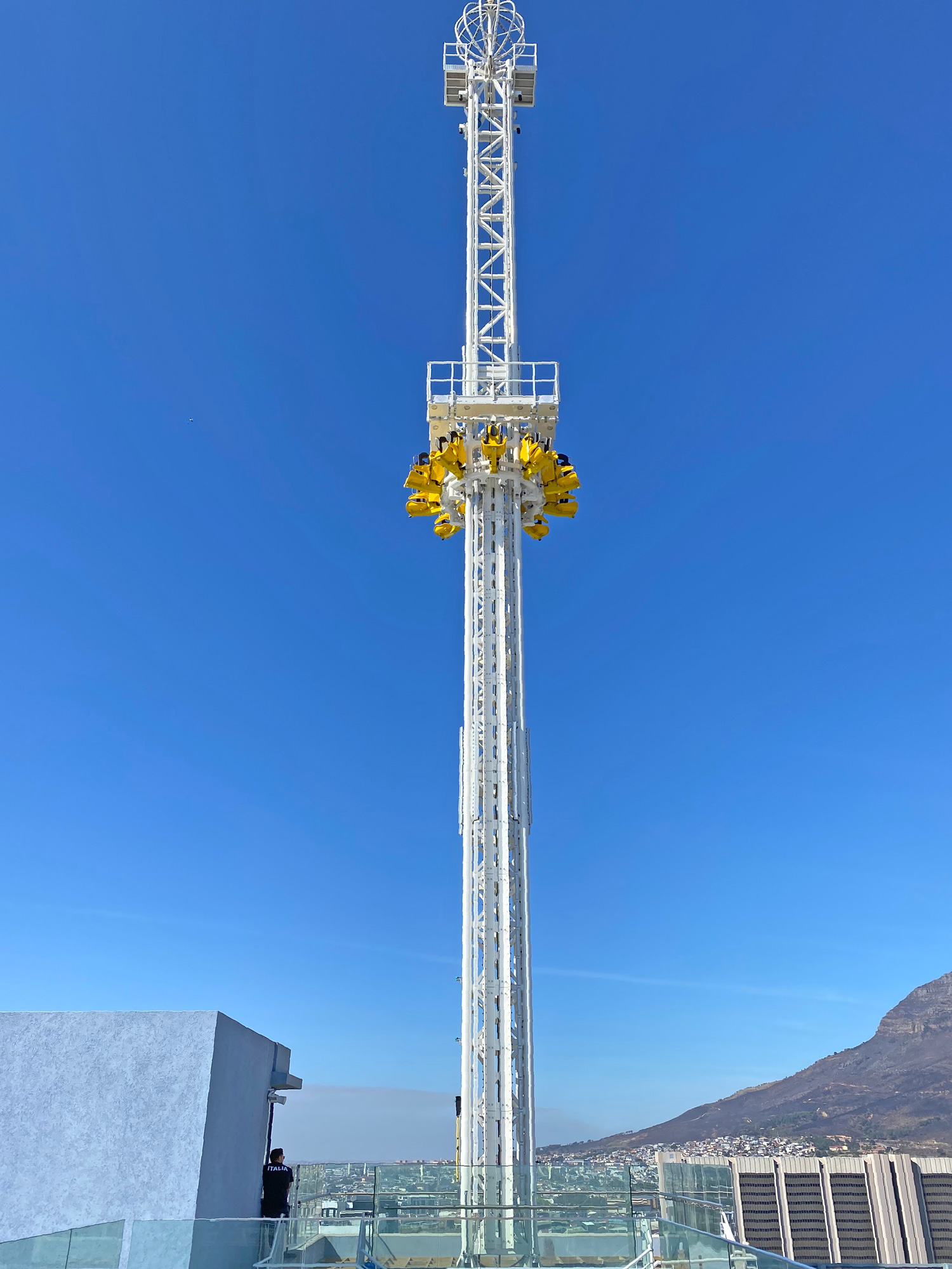 rooftop-scary-drop-tower-hotel-capetown-fabbri