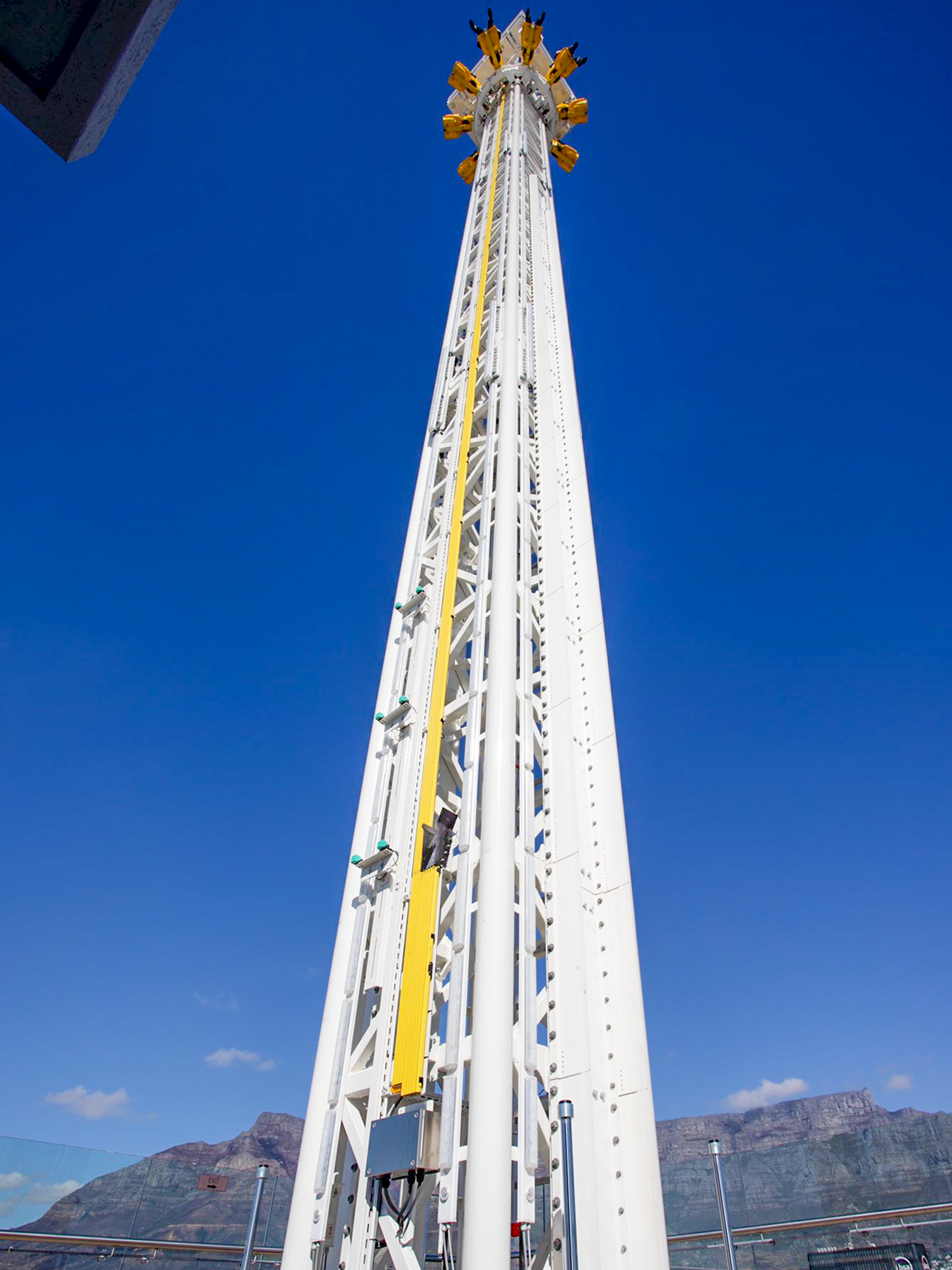 rooftop-scary-drop-tower-hotel-capetown-fabbri1