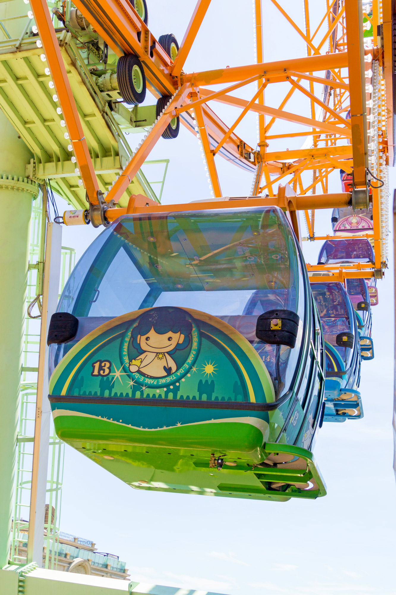 ferris-wheel-cabins-swiss-fabbri-1