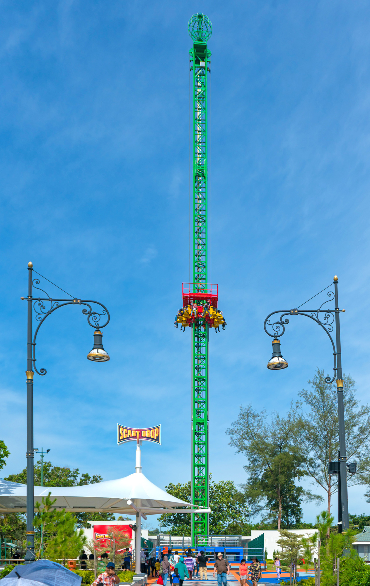 scary-drop-tower-zero-gravity