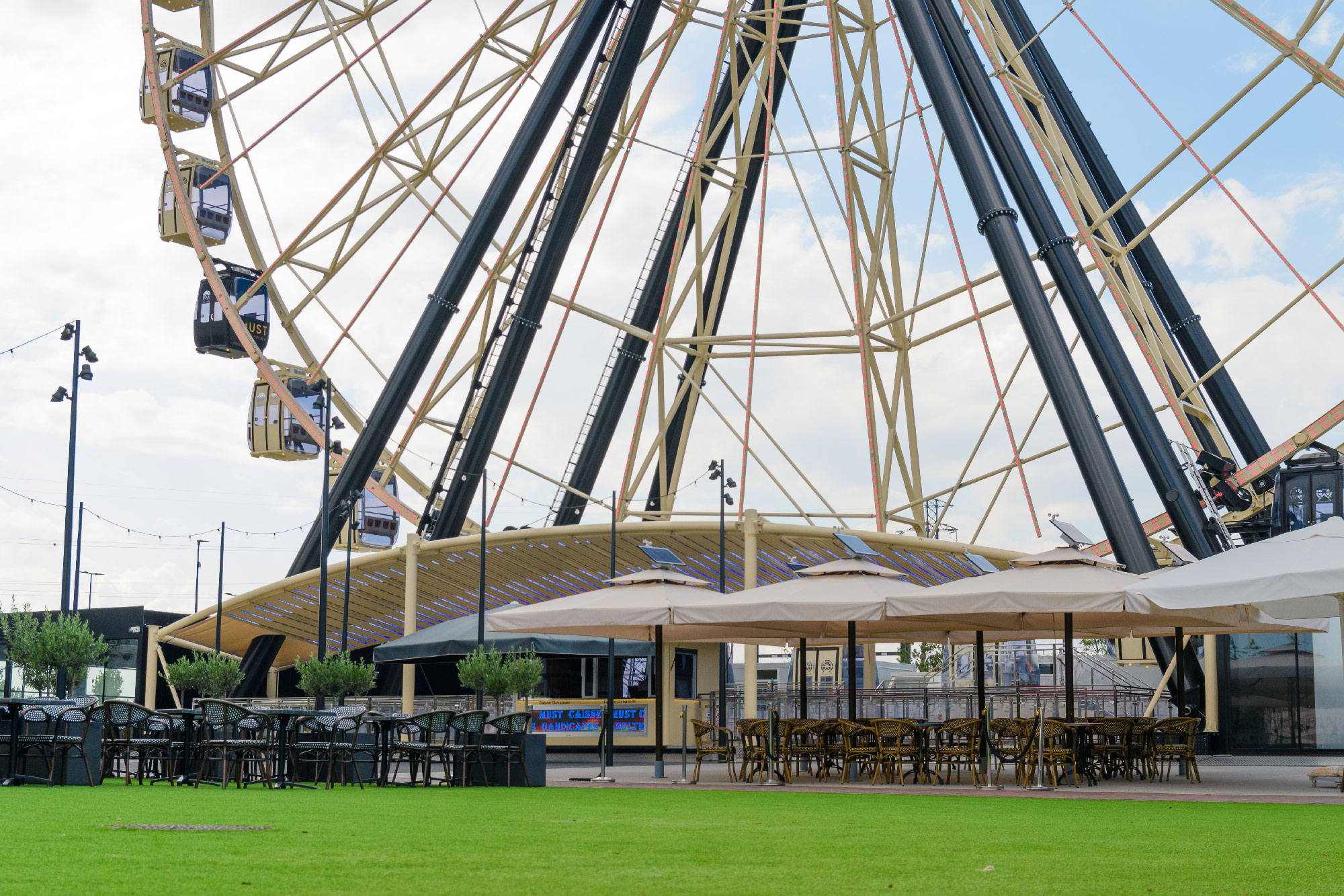 tourist-attraction-fabbri-group-italy-giant-wheel-55